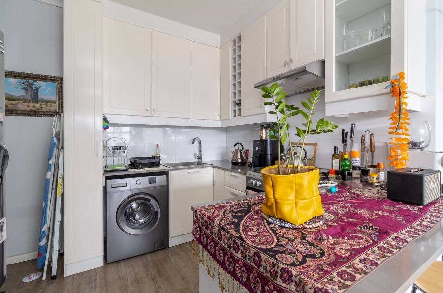 To Let 2 Bedroom Property for Rent in Claremont Upper Western Cape